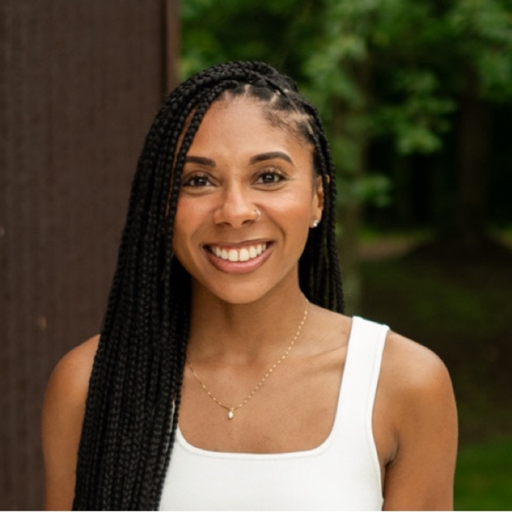 Meet your Posher, Dena